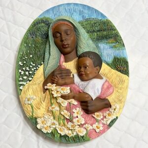 Brenda Joysmith's Our Song MADONNA WITH FLOWERS Sculpted 3D Plate 1998